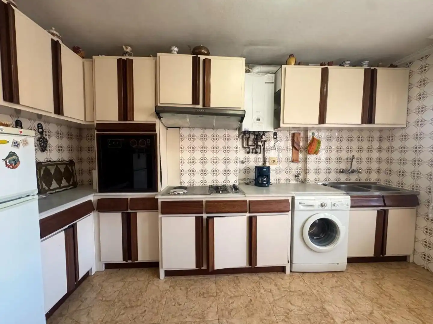 Cuina de Pis en venda en Los Corrales de Buelna  amb Calefacció, Parquet i Terrassa