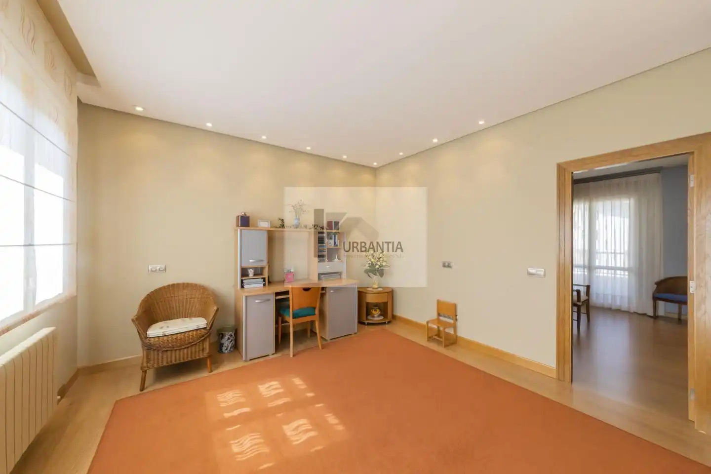 Sala de estar de Casa o chalet en venta en Cizur con Calefacción, Jardín privado y Parquet