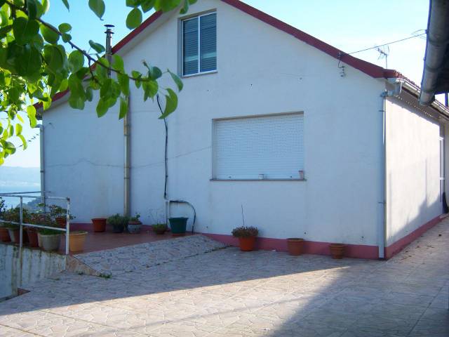 Casa-chalet en Venta en Bueu