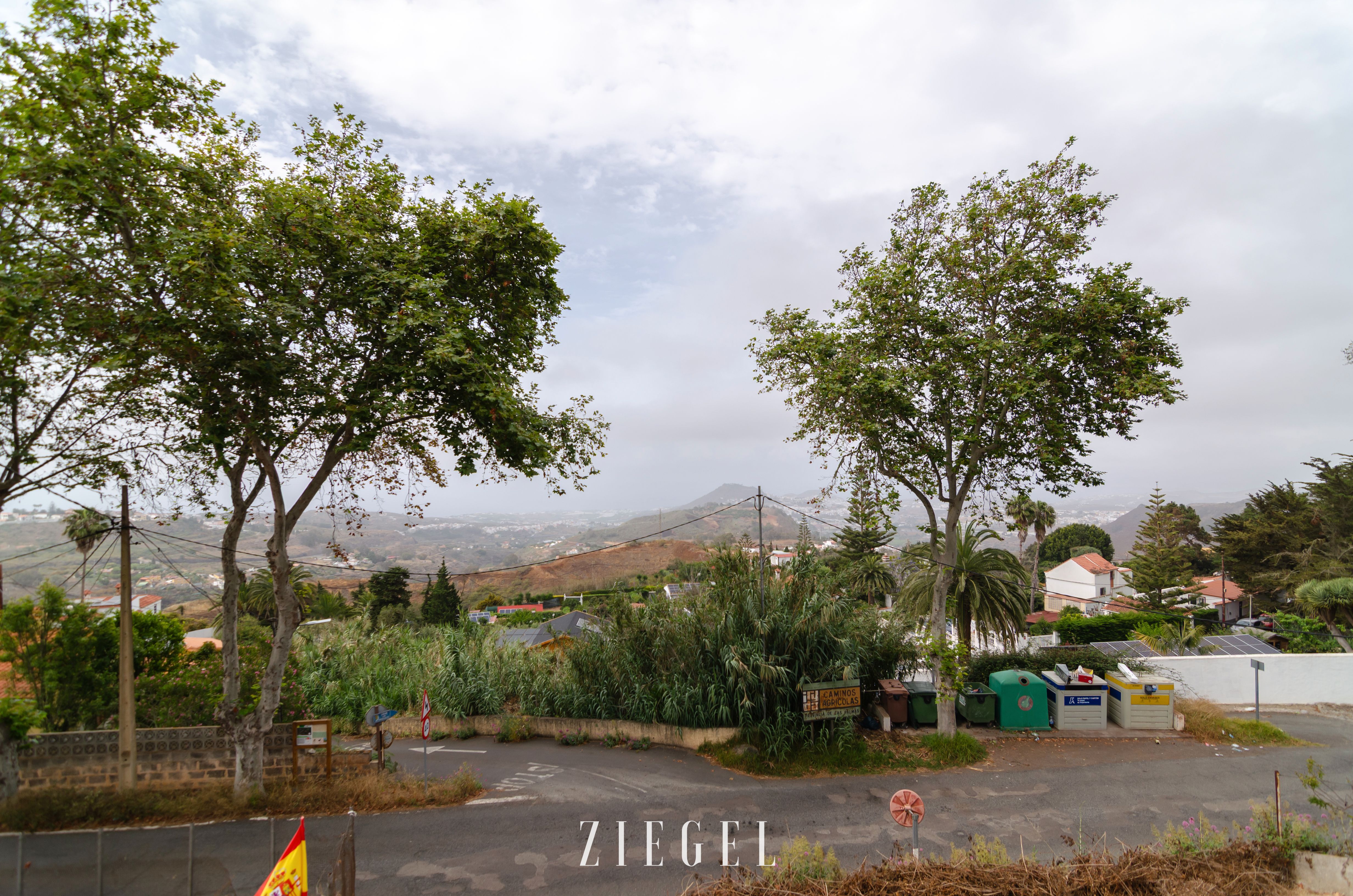 Vista exterior de Casa o xalet en venda en Arucas amb Terrassa, Traster i Piscina