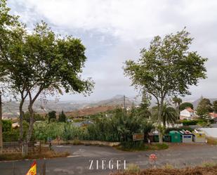 Vista exterior de Casa o xalet en venda en Arucas amb Terrassa, Traster i Piscina
