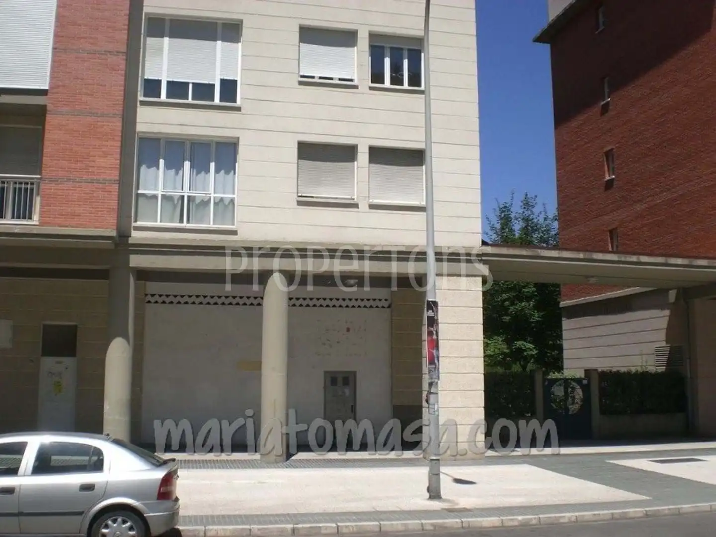Vista exterior de Local en venda en Vitoria - Gasteiz
