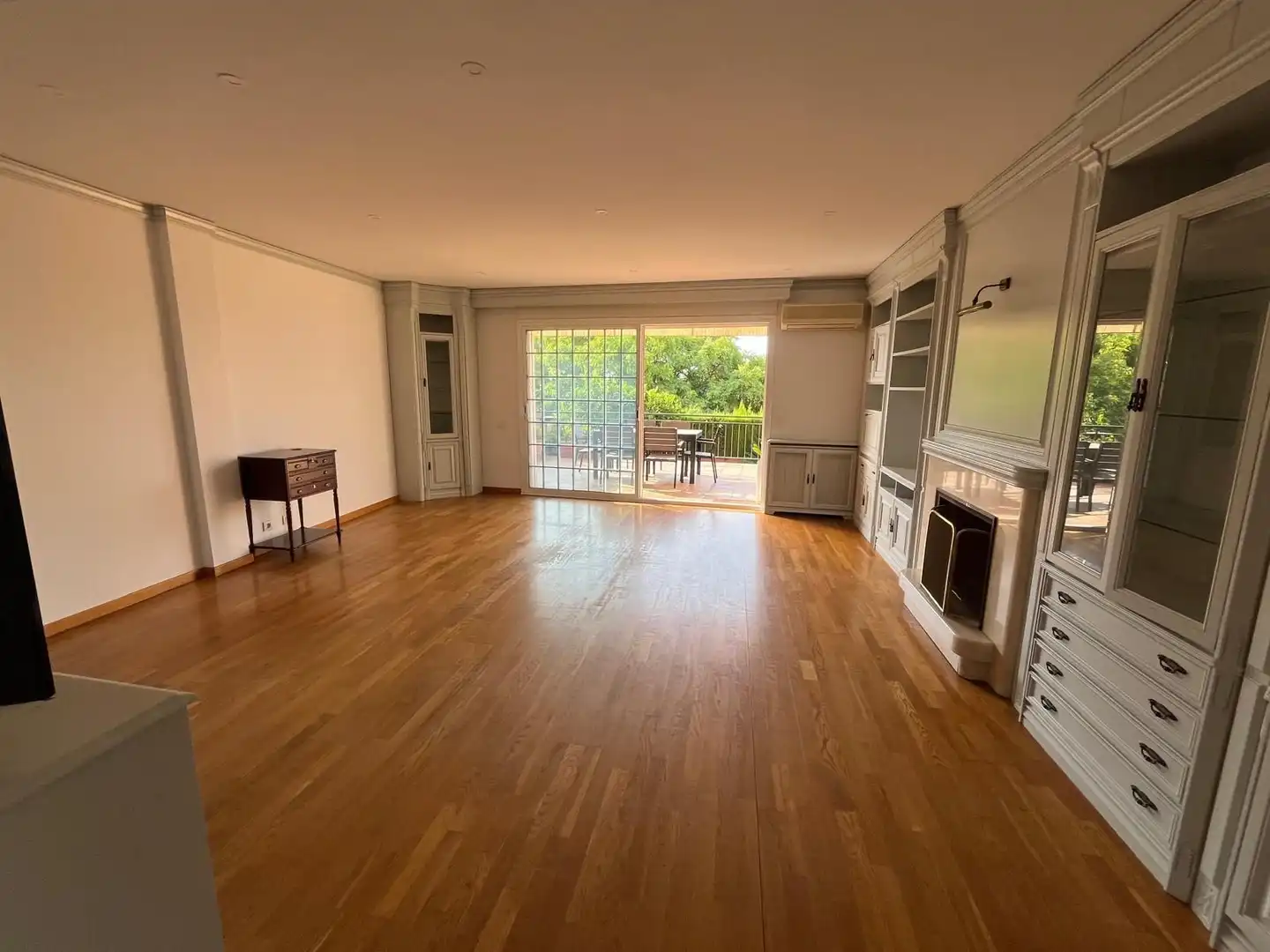 Sala d'estar de Casa adosada en venda en El Masnou amb Aire condicionat, Calefacció i Jardí privat