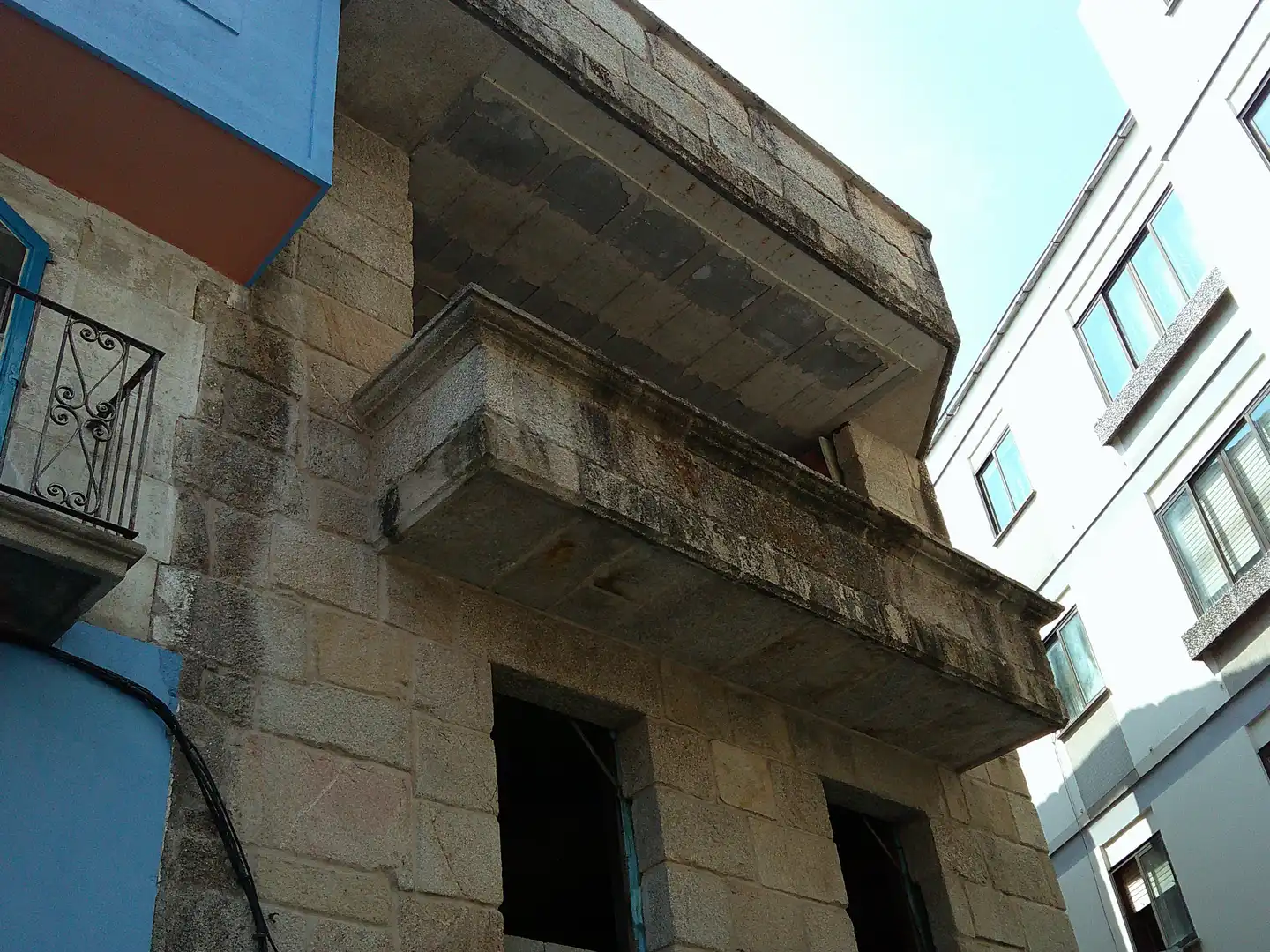 Vista exterior de Edificio en venta en Marín