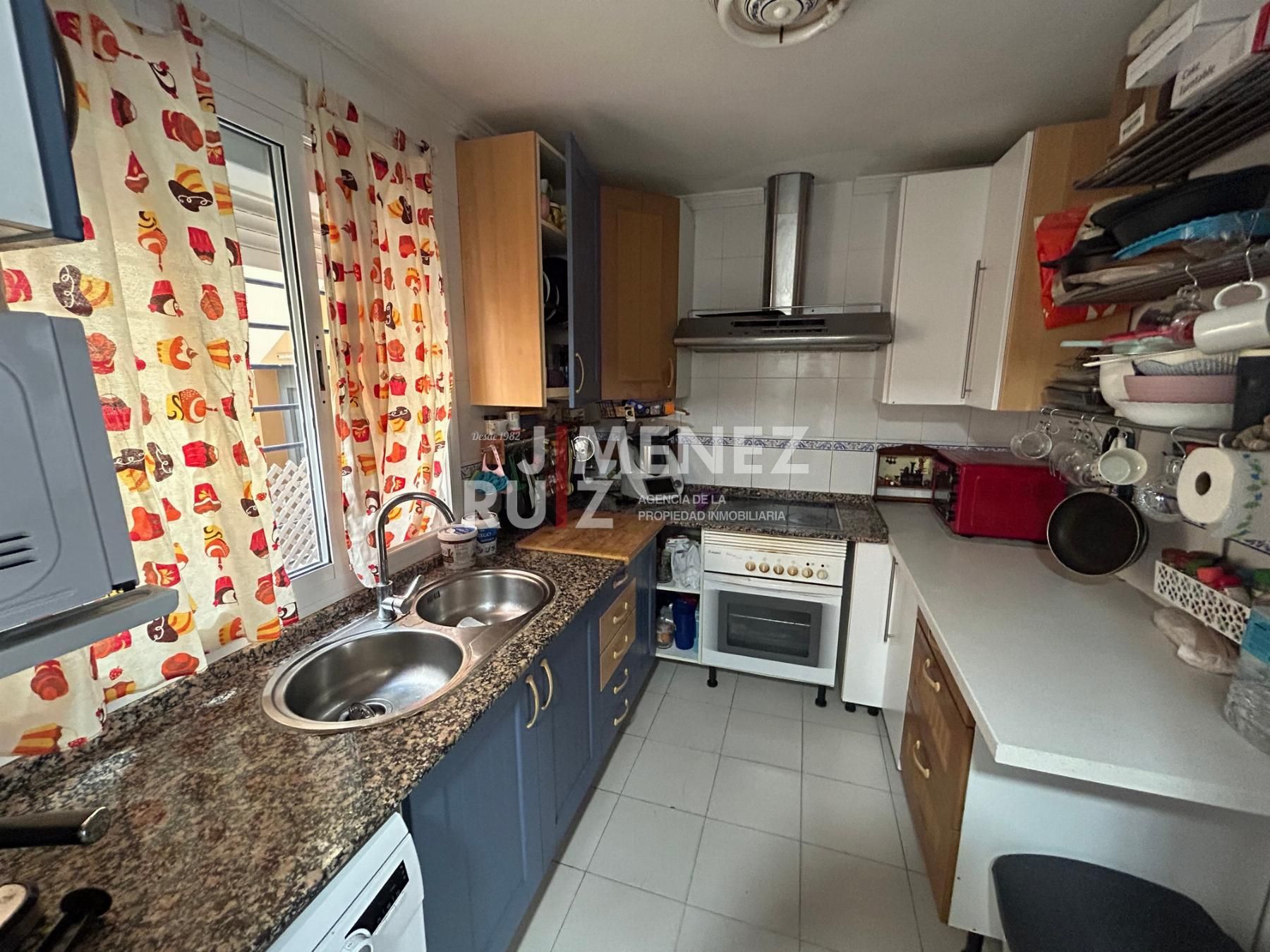 Kitchen of Flat for sale in El Puerto de Santa María  with Air Conditioner, Terrace and Storage room