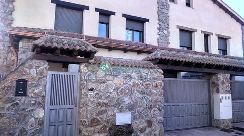 Chalet en venta en Tizneros, 4 dormitorios.