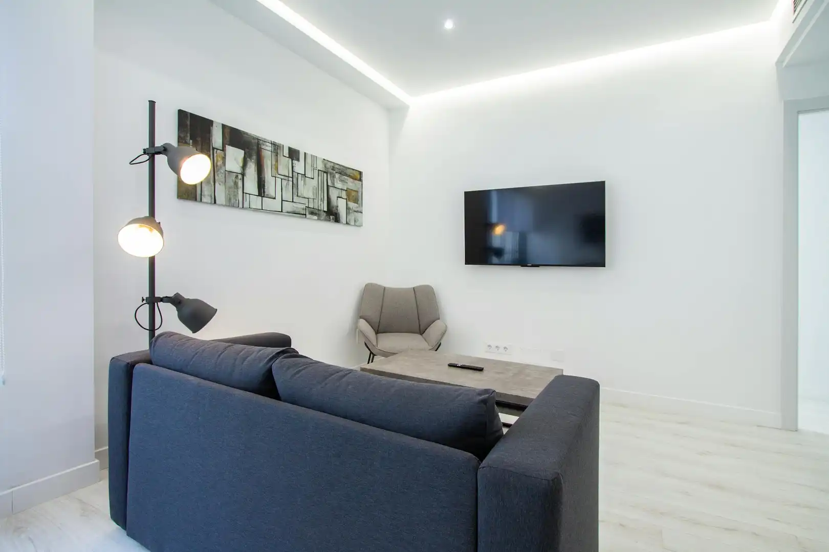 Living room of Flat for rent in Madrid  with Air Conditioner, Heating and Furnished