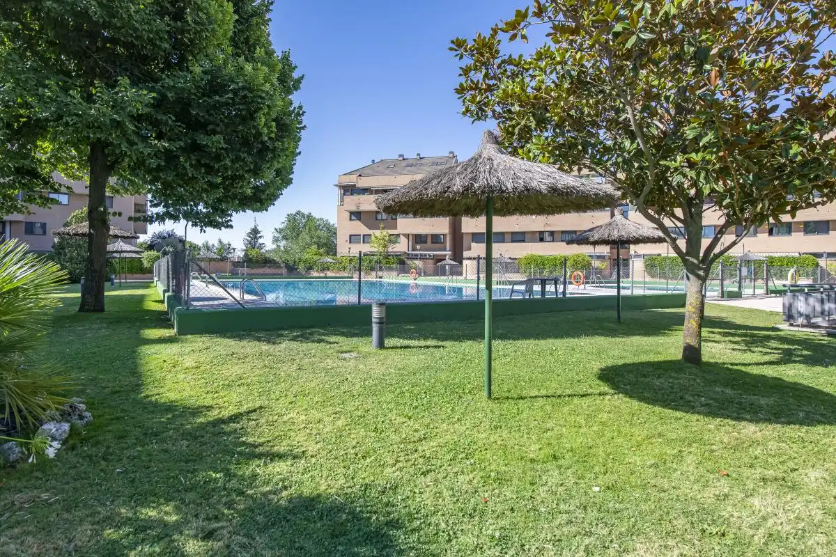 Piscina de Àtic en venda en Pozuelo de Alarcón amb Aire condicionat, Calefacció i Jardí privat