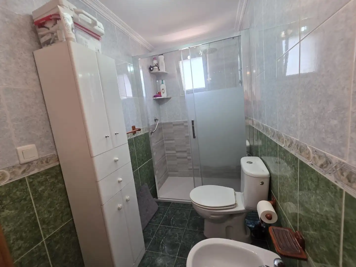 Badezimmer von Wohnungen zum Verkauf in Santa Pola mit Klimaanlage, Terrasse und Möbliert