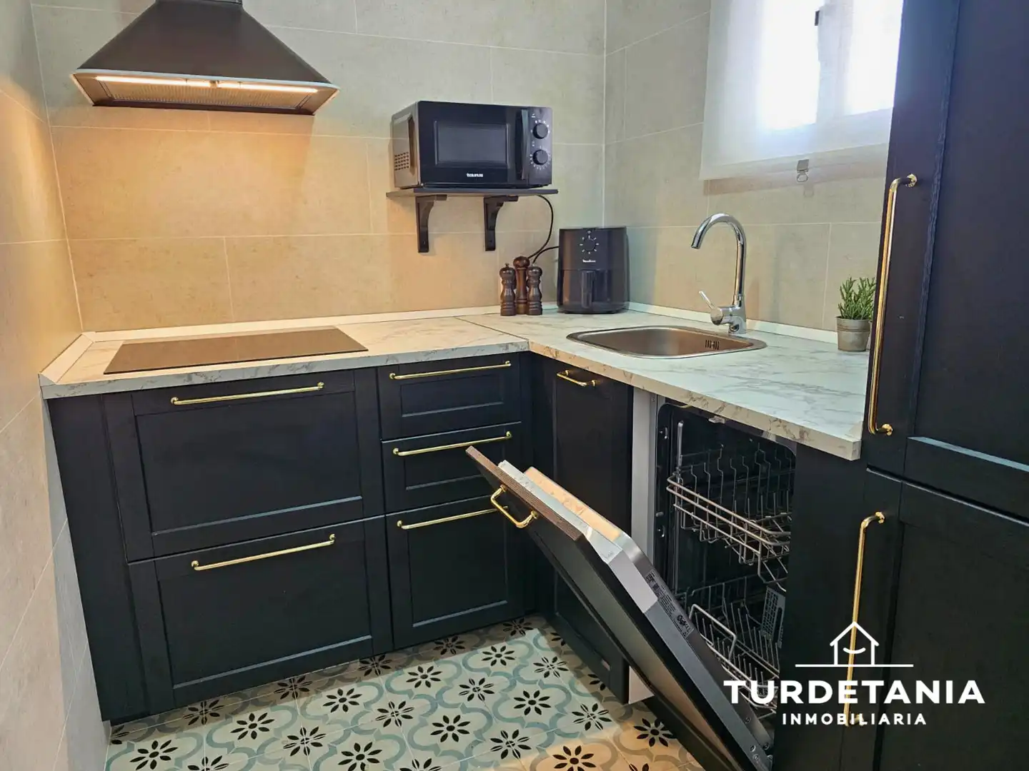 Cocina de Casa o chalet de alquiler en Chipiona con Aire acondicionado, Jardín privado y Amueblado