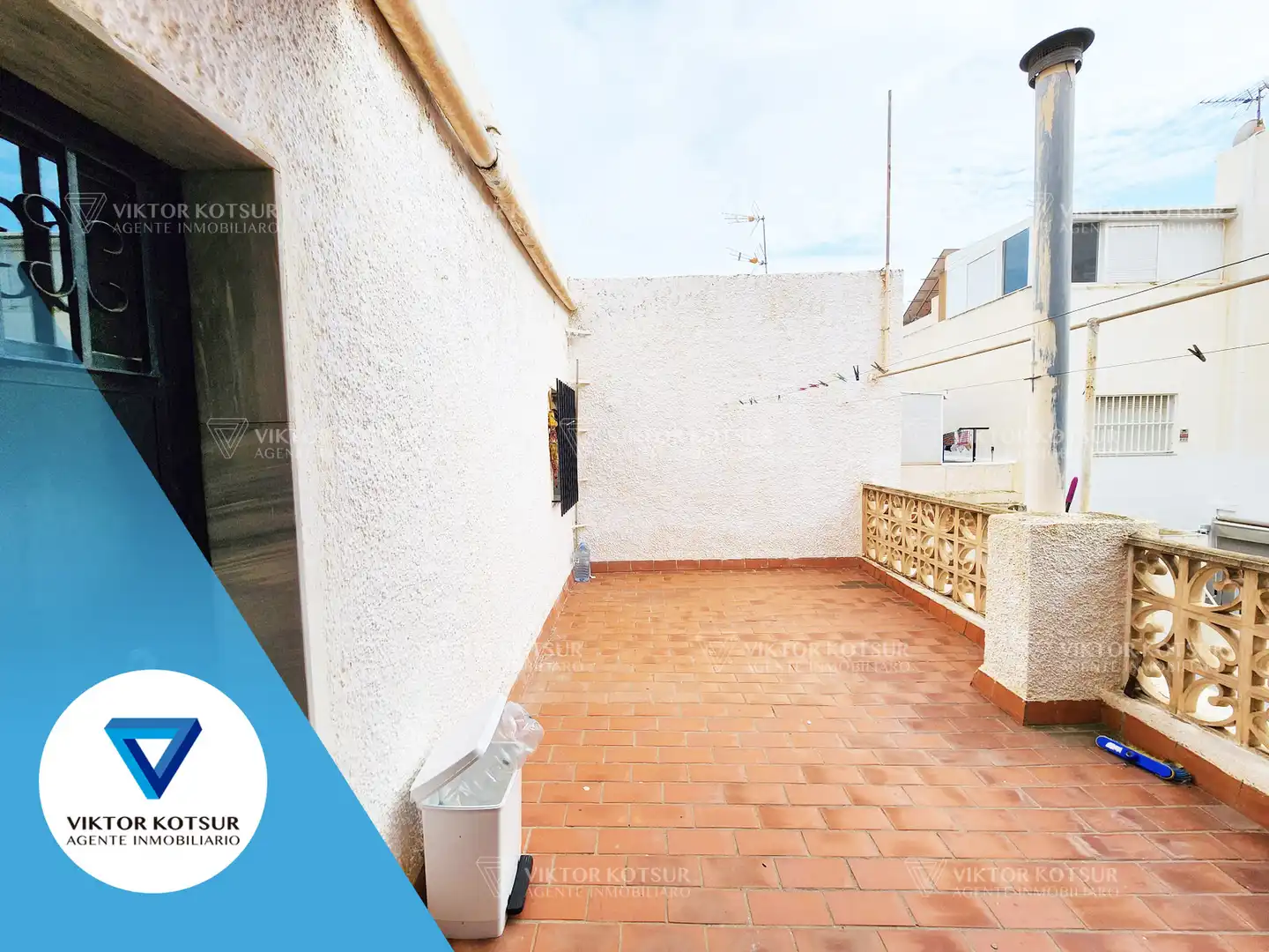 Vista exterior de Casa adosada en venta en Roquetas de Mar con Aire acondicionado, Terraza y Trastero