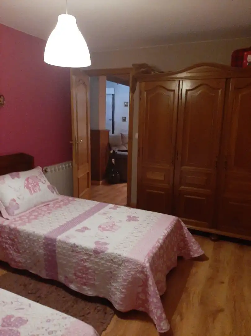 Bedroom of Houses for sale in Puente de Domingo Flórez  with Heating
