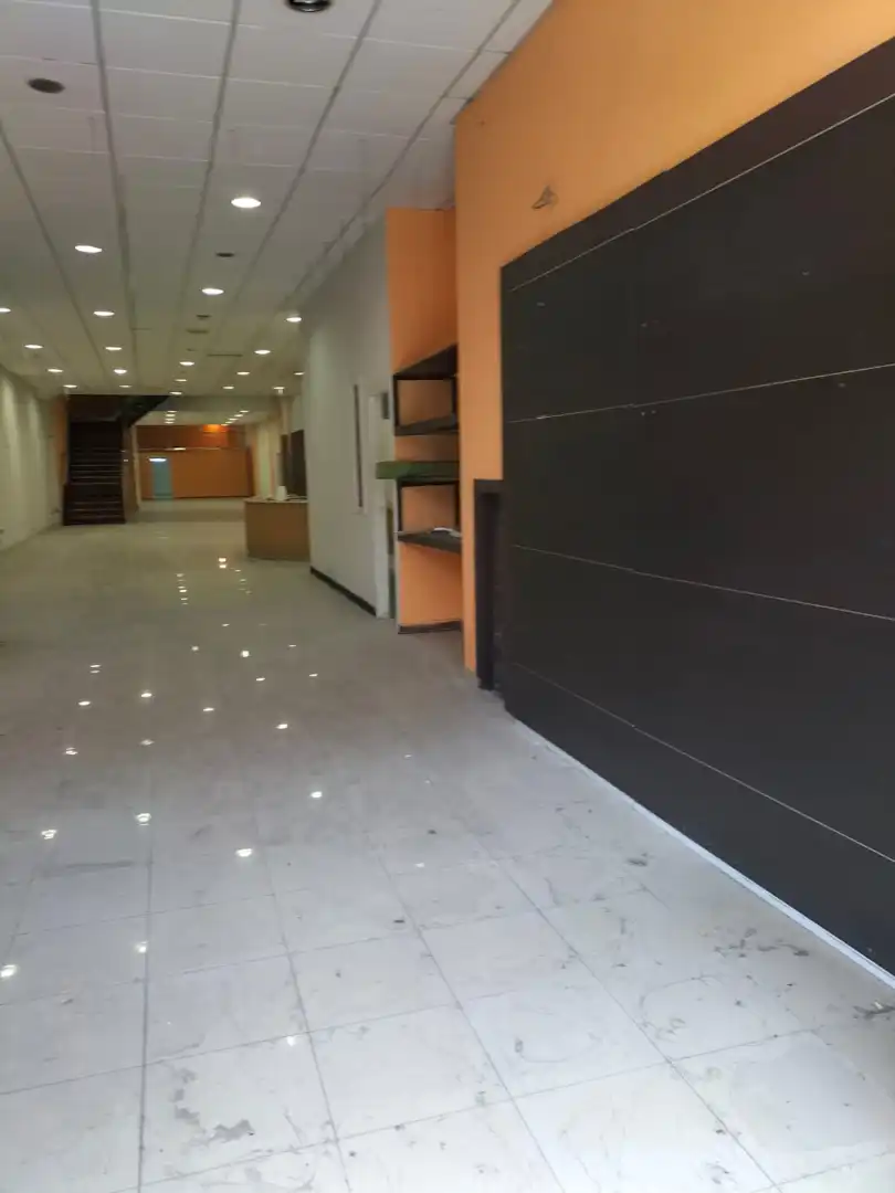 Local comercial en venda a Ronda da Muralla, imagen 2
