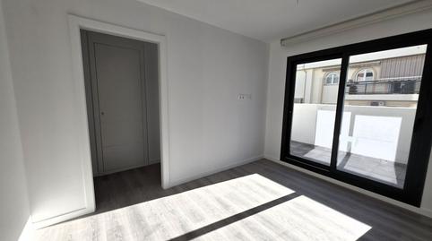 Foto 3 de Pis en venda a Calle Valdepeñas, 12, Arroyo de la Miel, Málaga