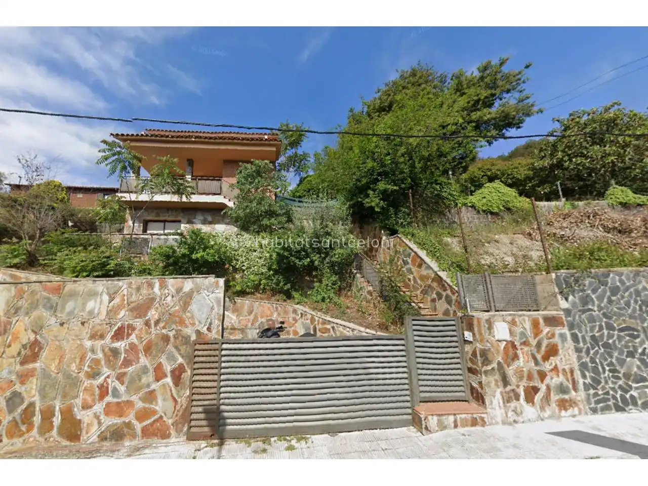 Casa con jardín en venta en Calle Baix Ebre 26