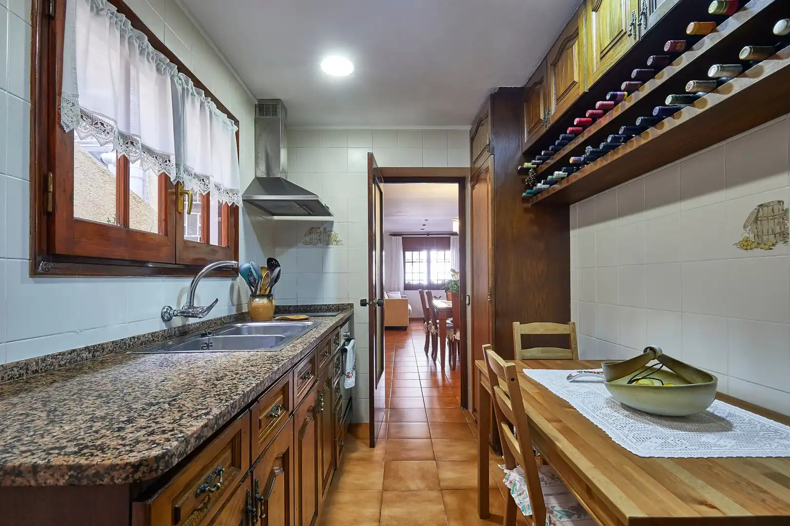 Cuina de Casa adosada en venda en Vilassar de Mar amb Aire condicionat, Terrassa i Traster