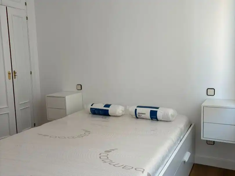 Schlafzimmer von Wohnung zur Miete in Madrid mit Klimaanlage, Heizung und Abstellraum