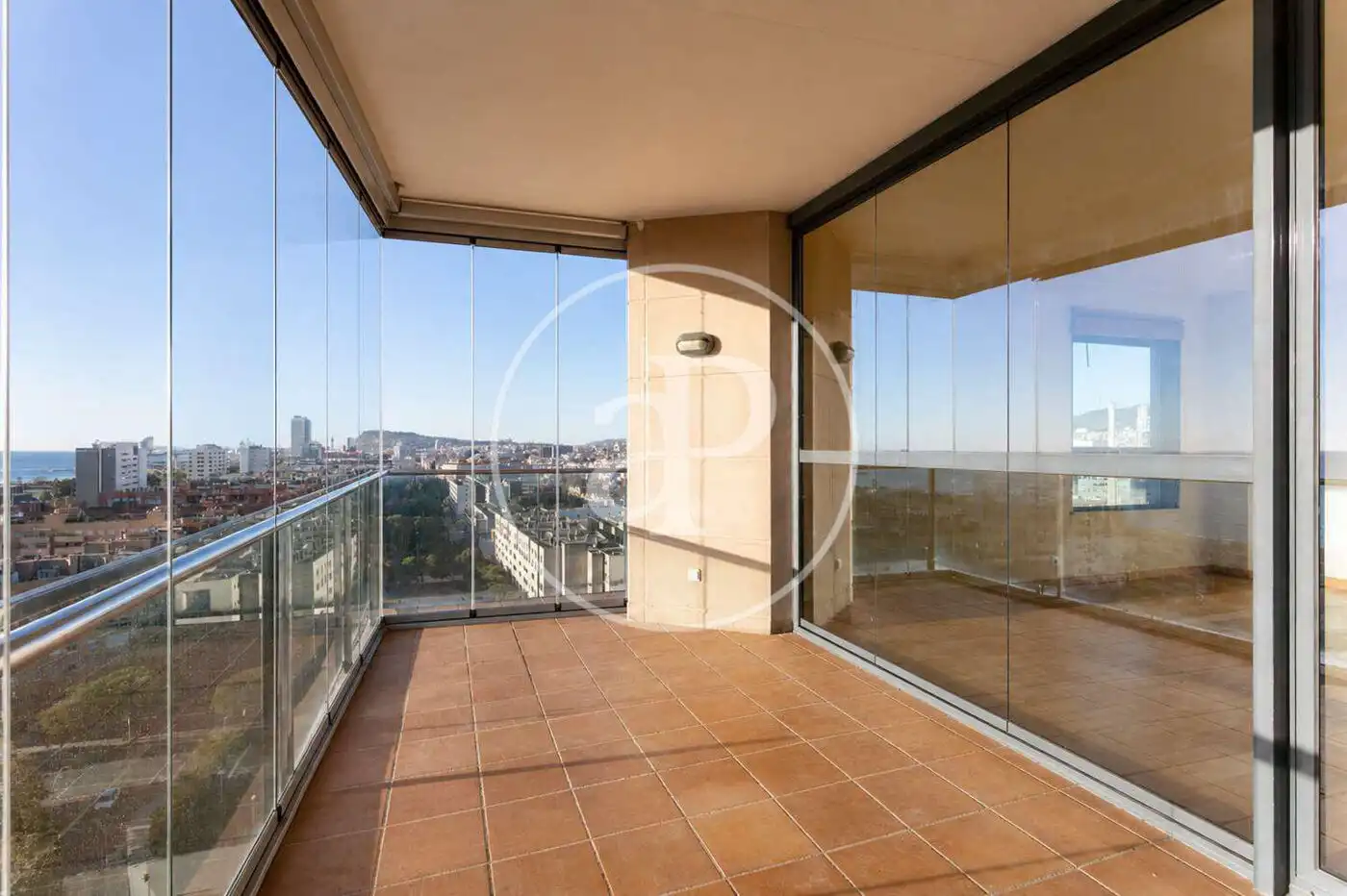 Terrassa de Pis en venda en Barcelona amb Aire condicionat, Calefacció i Jardí privat