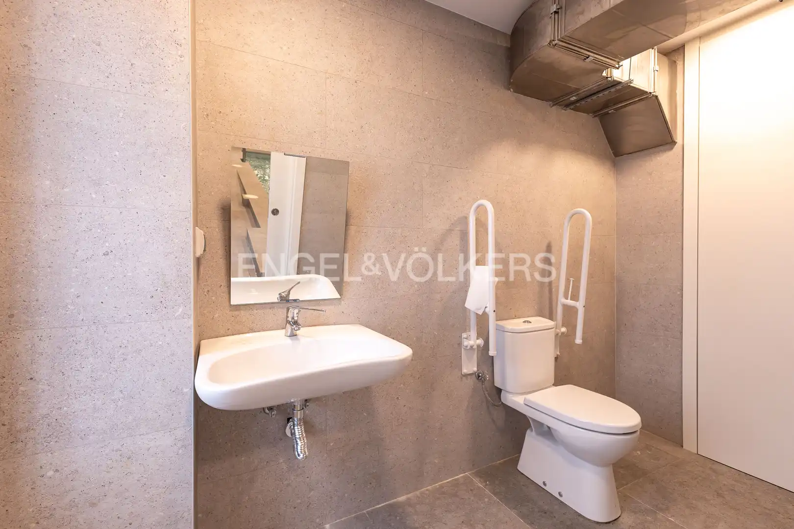 Badezimmer von Wohnung zur Miete in Madrid mit Klimaanlage, Heizung und Abstellraum