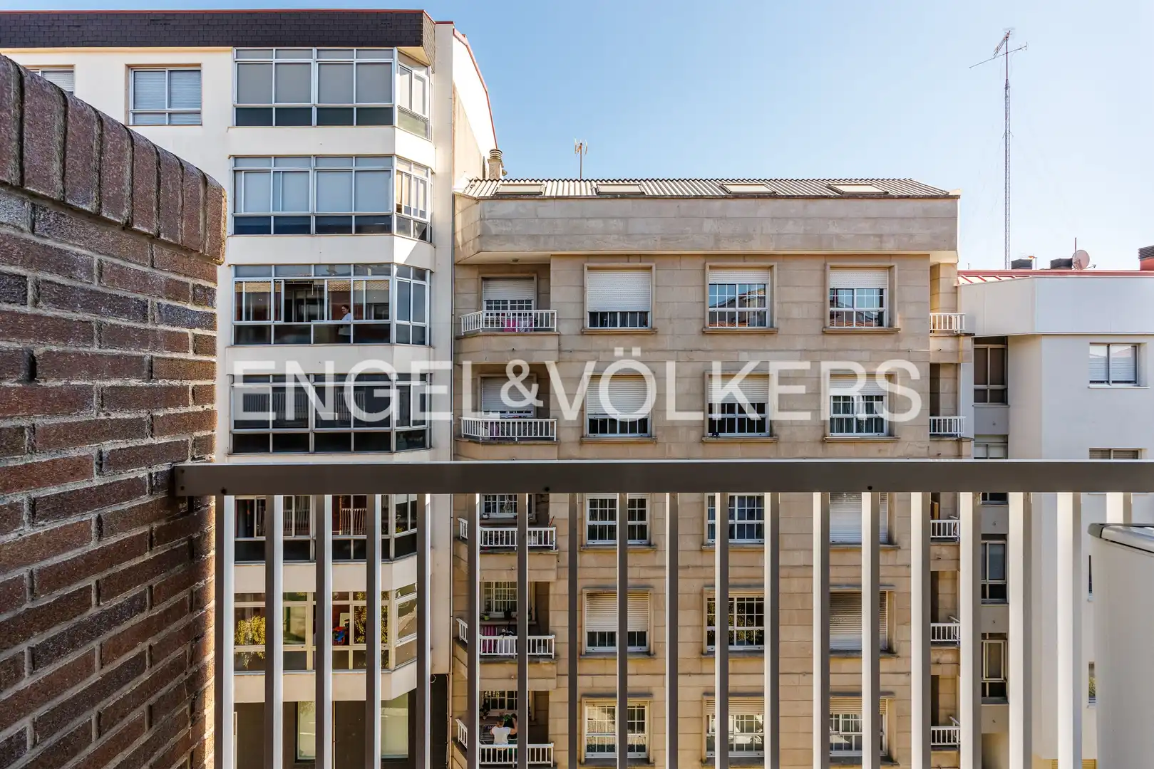 Vista exterior de Pis en venda en Vigo  amb Calefacció, Parquet i Terrassa