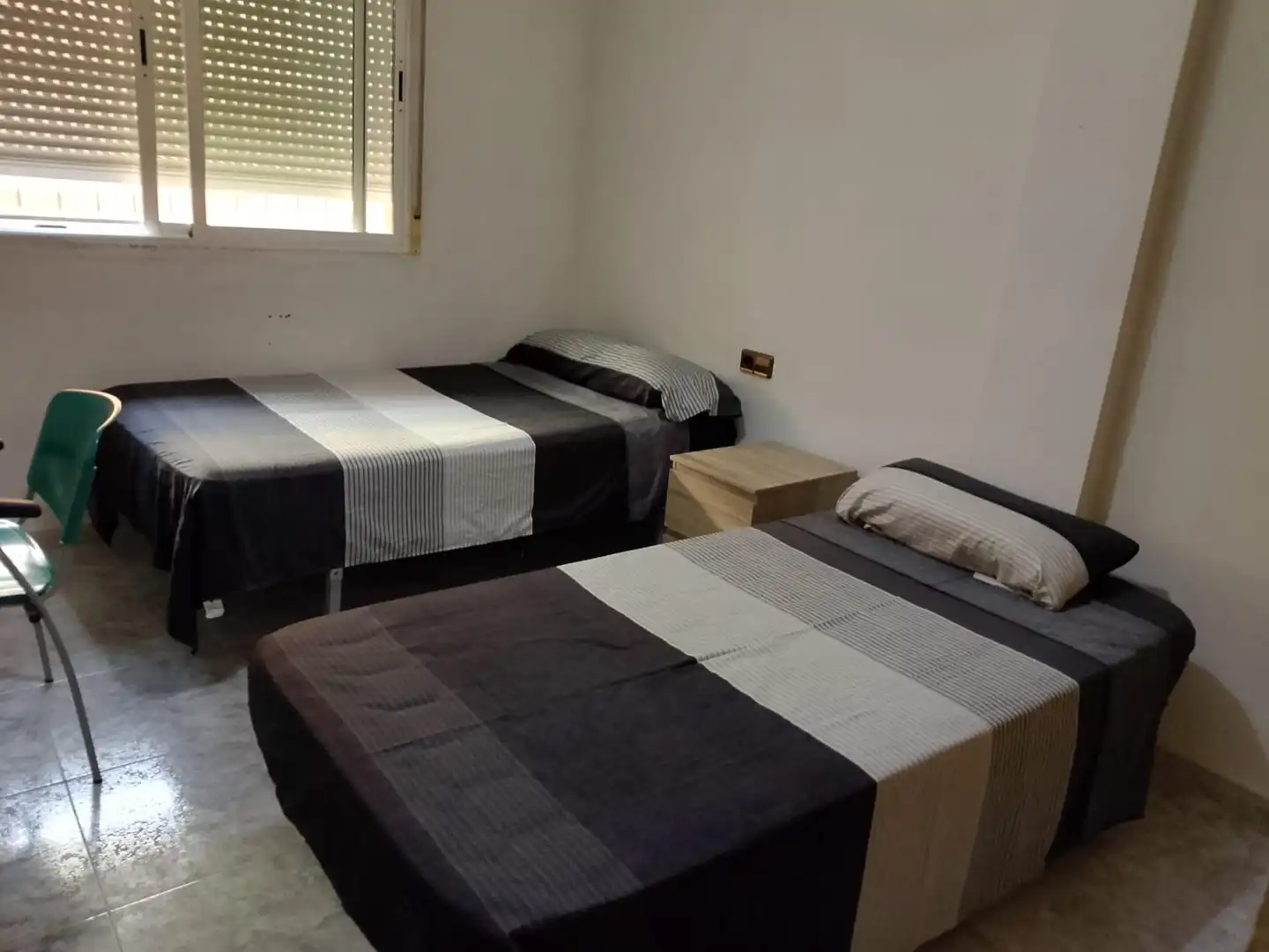 Schlafzimmer von Erdgeschoss zur Miete in Murcia mit Klimaanlage, Heizung und Terrasse