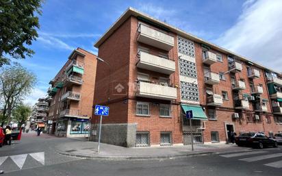 Exterior view of Flat for sale in  Madrid Capital  with Heating