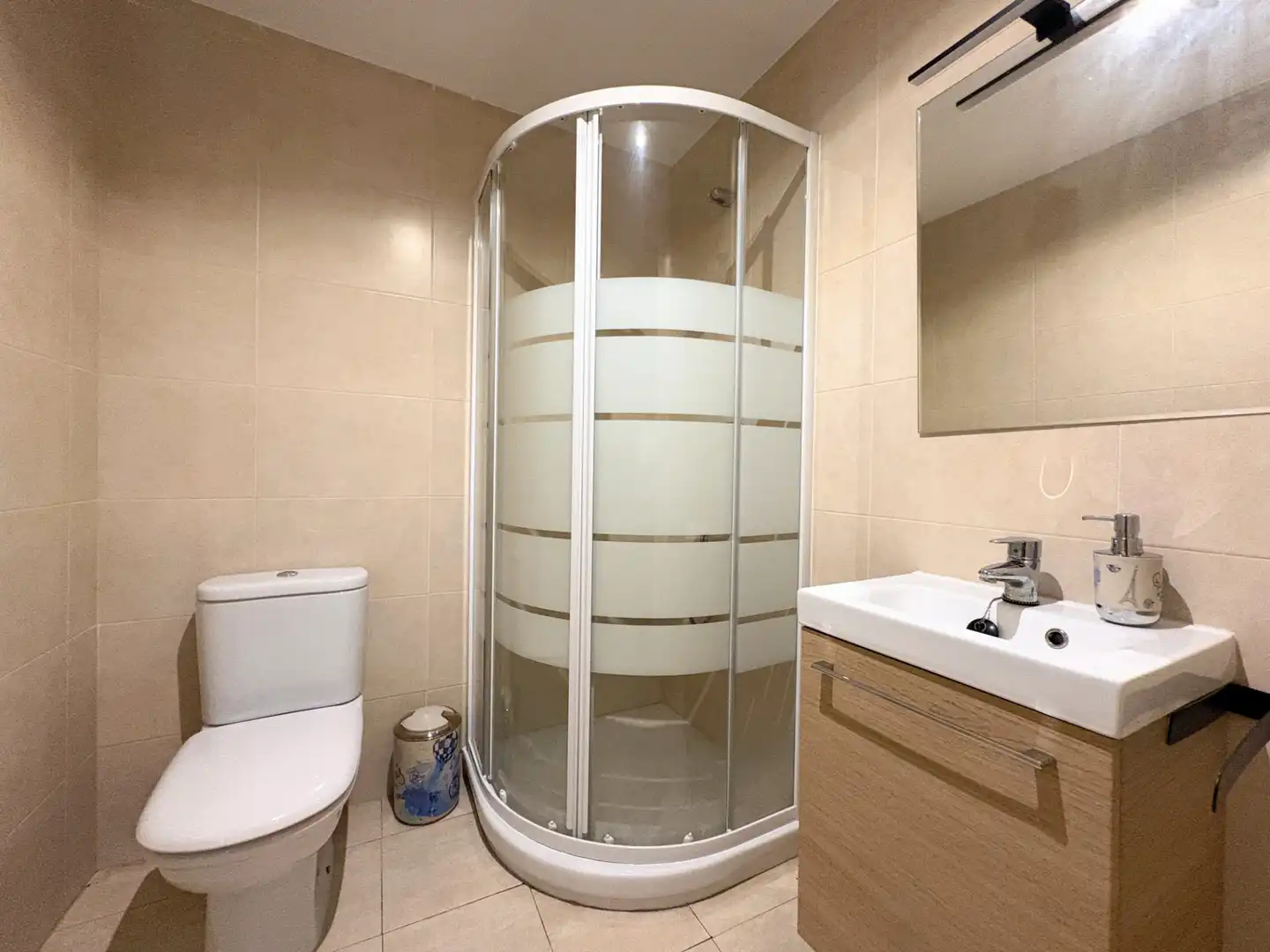 Bathroom of Flat for sale in Cistérniga  with Heating, Private garden and Storage room