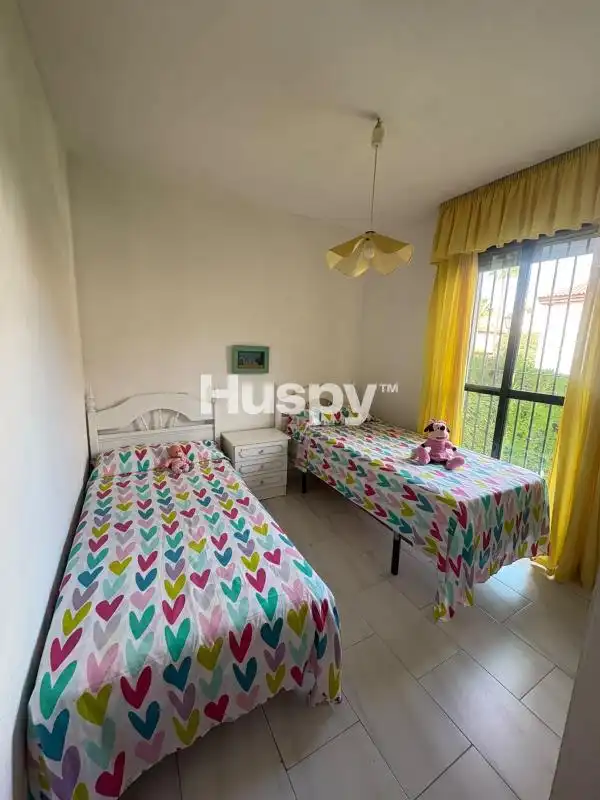 Casa aparellada amb terrassa en venda a Avenida de Islantilla, imagen 4