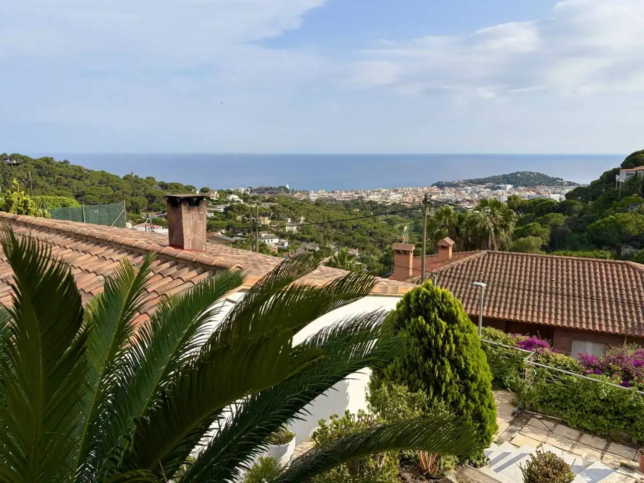 Vista exterior de Casa o xalet en venda en Lloret de Mar amb Aire condicionat, Calefacció i Jardí privat