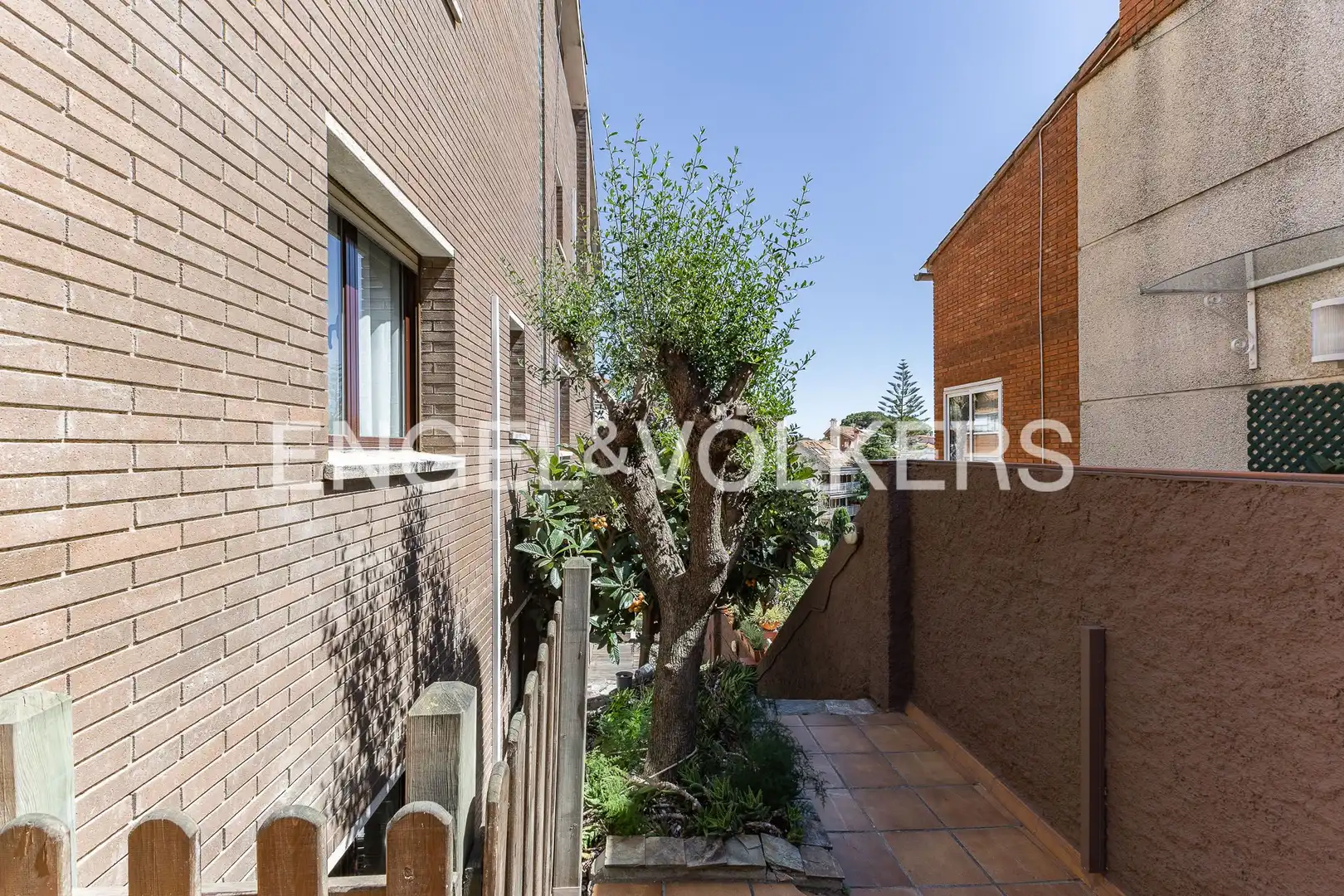 Casa amb terrassa en venda a La Miranda, imagen 40