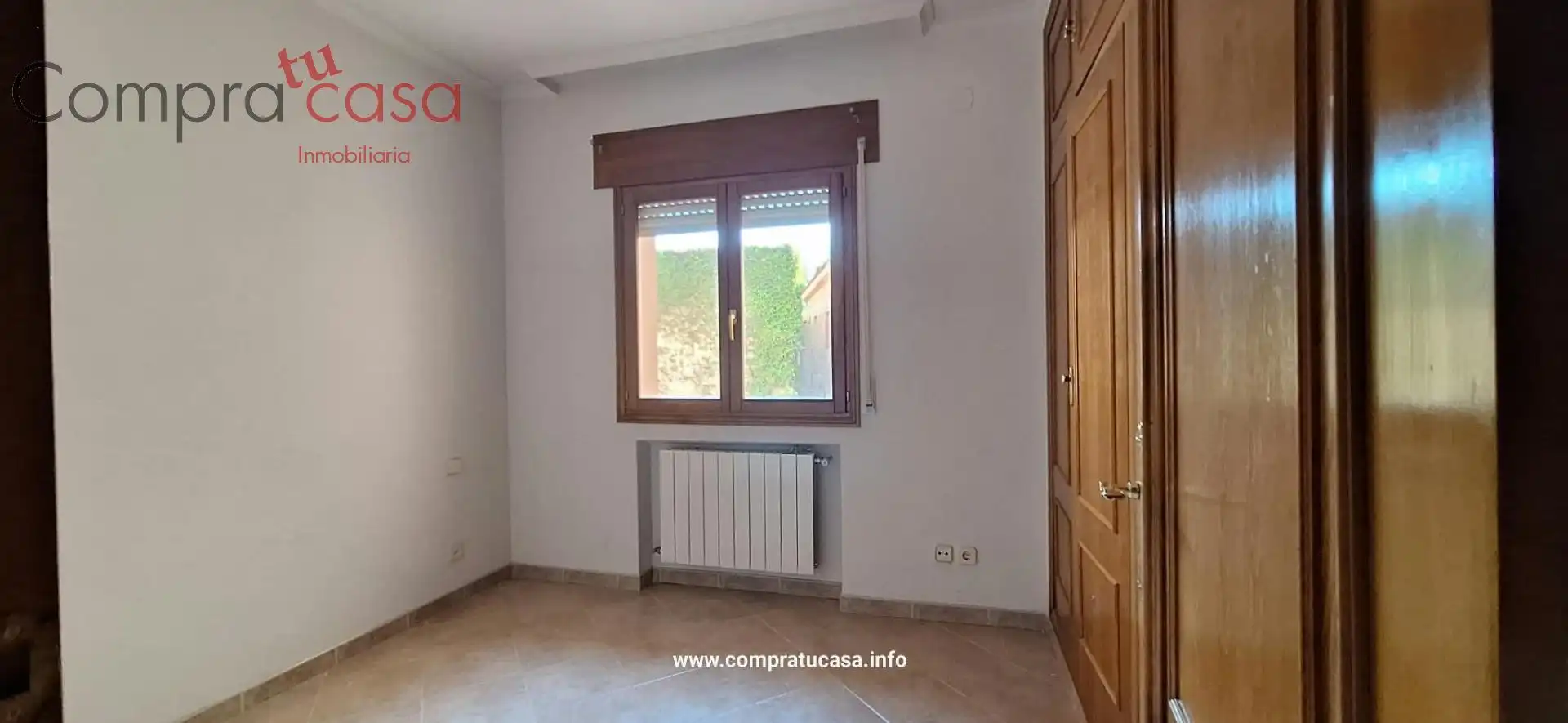 Dormitori de Casa o xalet en venda en Segovia amb Calefacció, Traster i Moblat