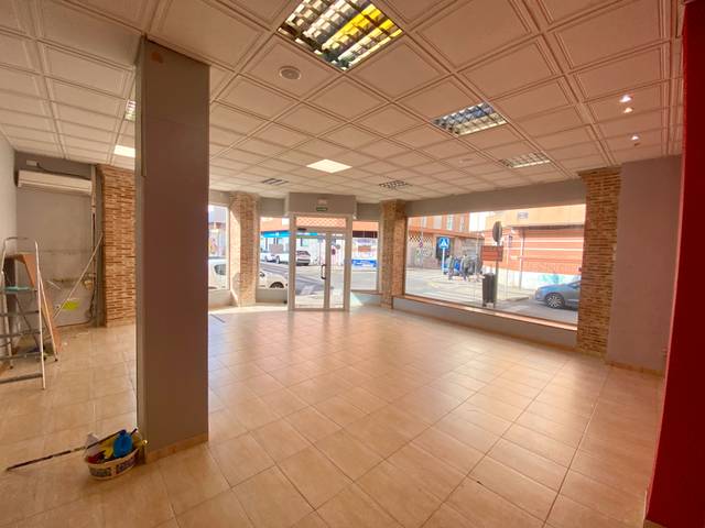 Local comercial en Alquiler en Calle del Refugio, 20 en El Perchel