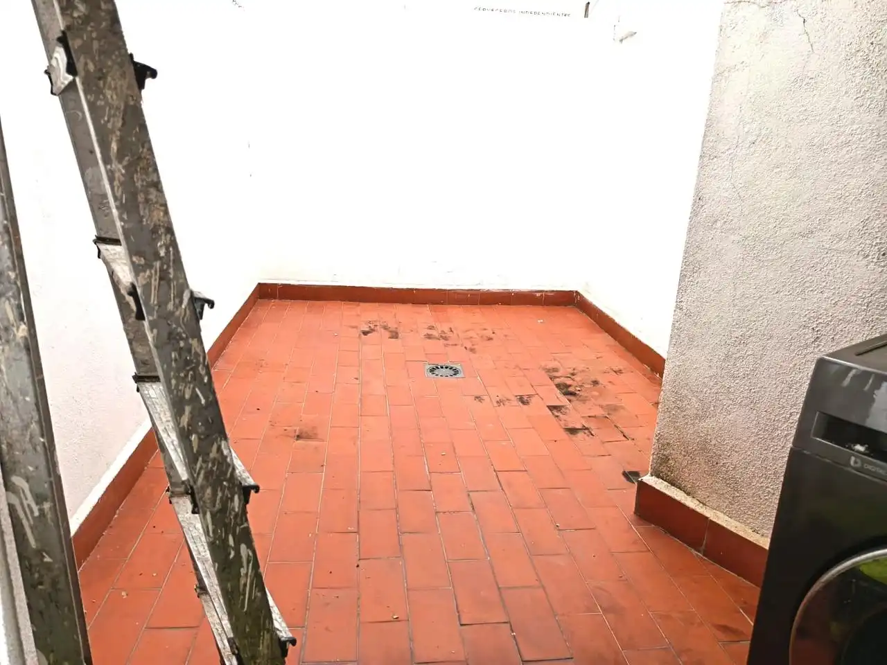 Balcony of Ground floor for sale in Oliva  with Air Conditioner and Storage room
