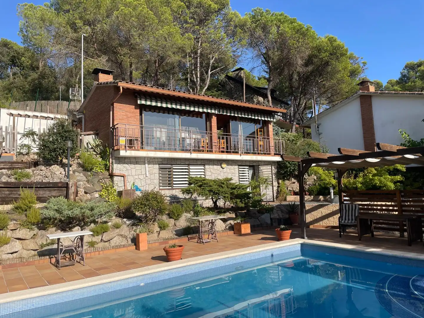 Villa con terrazza in vendita a Vallromanes