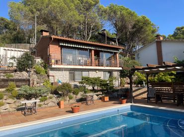 Villa avec balcon à vendre à Vallromanes