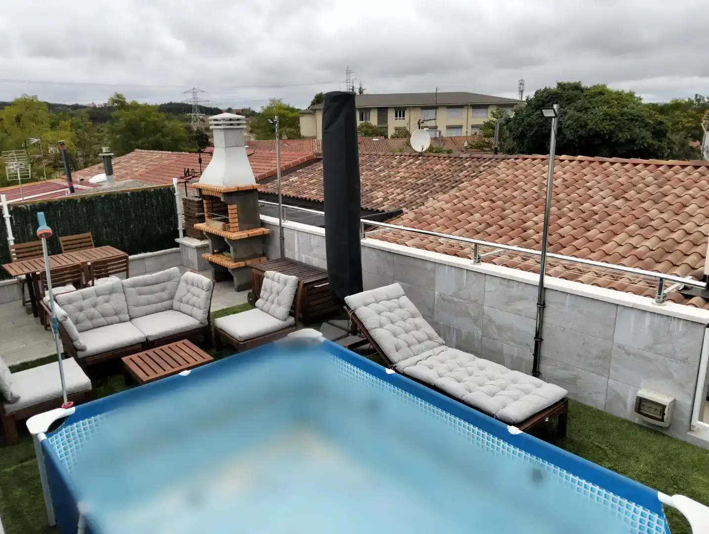 Terrassa de Casa adosada en venda en Vitoria - Gasteiz amb Piscina i Balcó