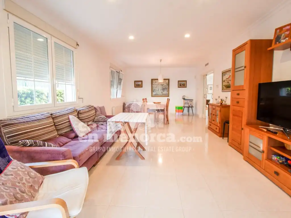 Sala d'estar de Casa o xalet en venda en Maó - Mahón amb Aire condicionat, Jardí privat i Terrassa