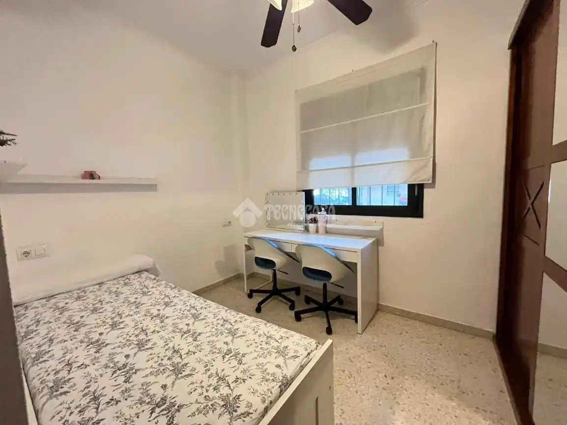 Habitación de Piso en venta en Dos Hermanas con Trastero