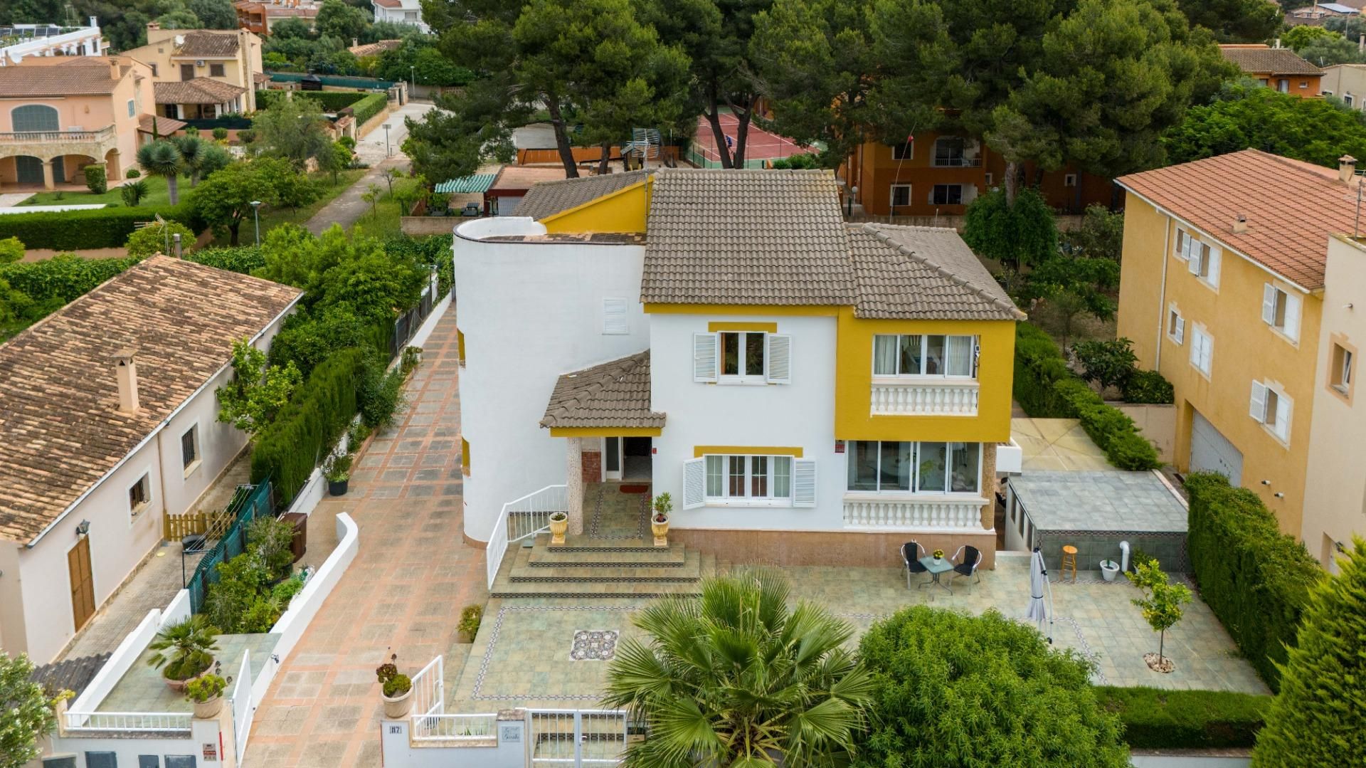 Vista exterior de Casa o xalet en venda en Sant Llorenç des Cardassar amb Aire condicionat, Calefacció i Jardí privat