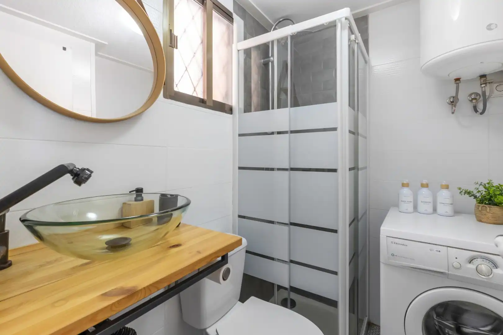 Baño de Apartamento en venta en Torrevieja con Aire acondicionado y Terraza