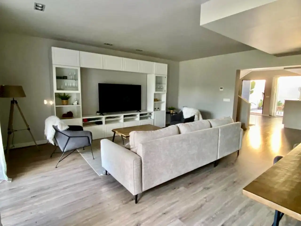 Sala d'estar de Casa adosada en venda en Alicante / Alacant amb Aire condicionat, Calefacció i Jardí privat