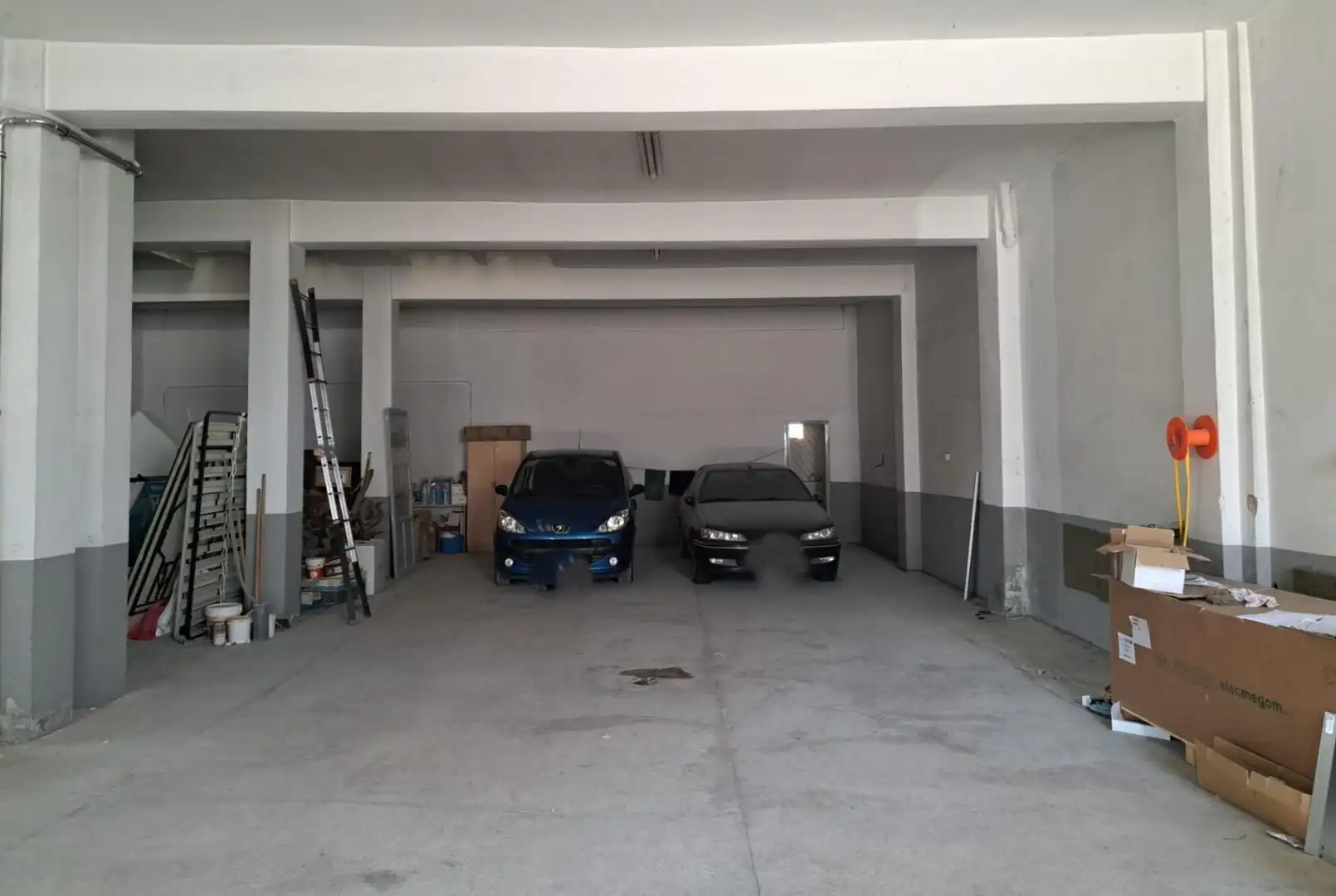 Parking of Flat for sale in Requena  with Heating, Parquet flooring and Terrace