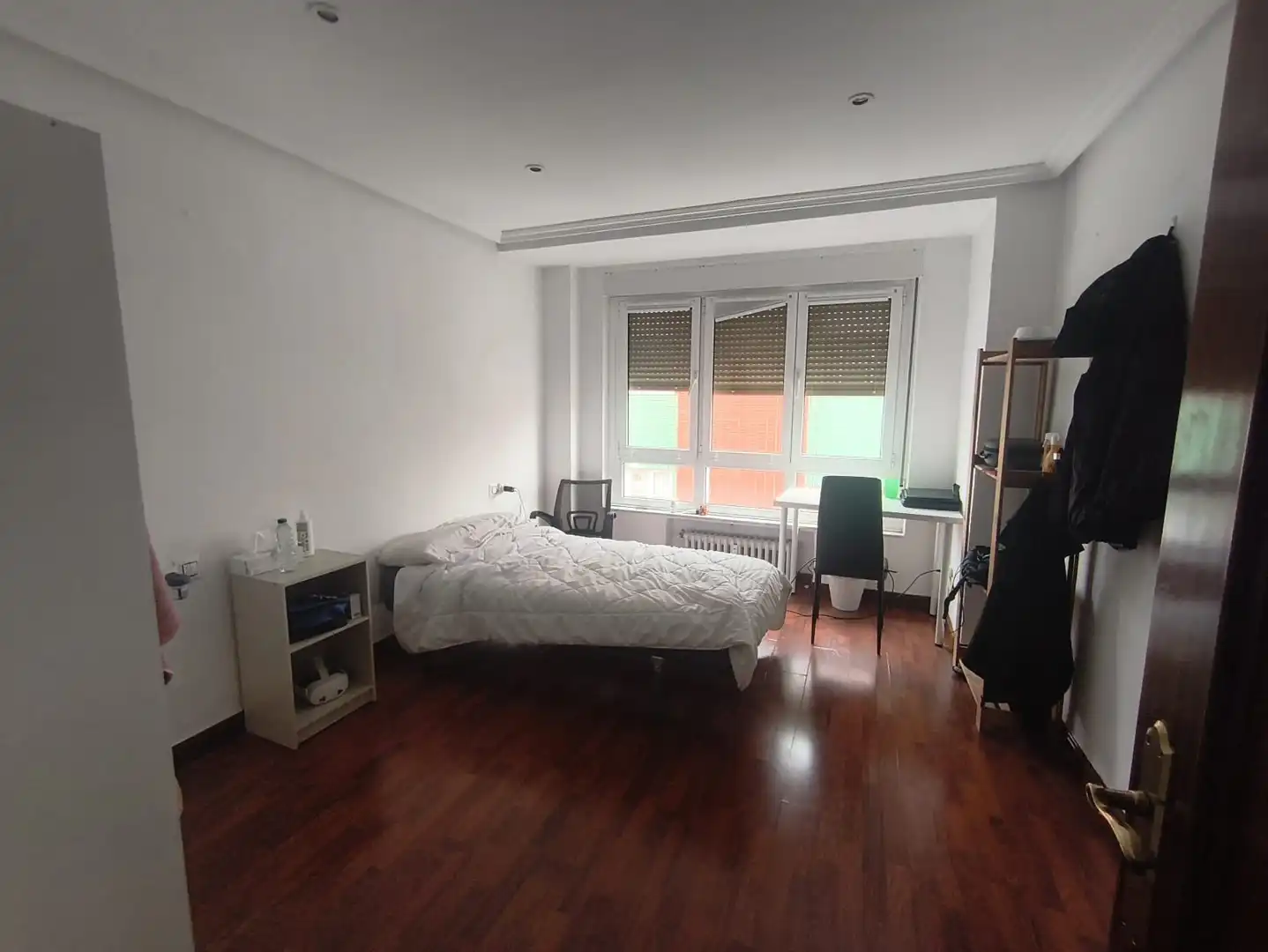 Habitación de Piso en venta en Oviedo  con Calefacción, Parquet y Amueblado