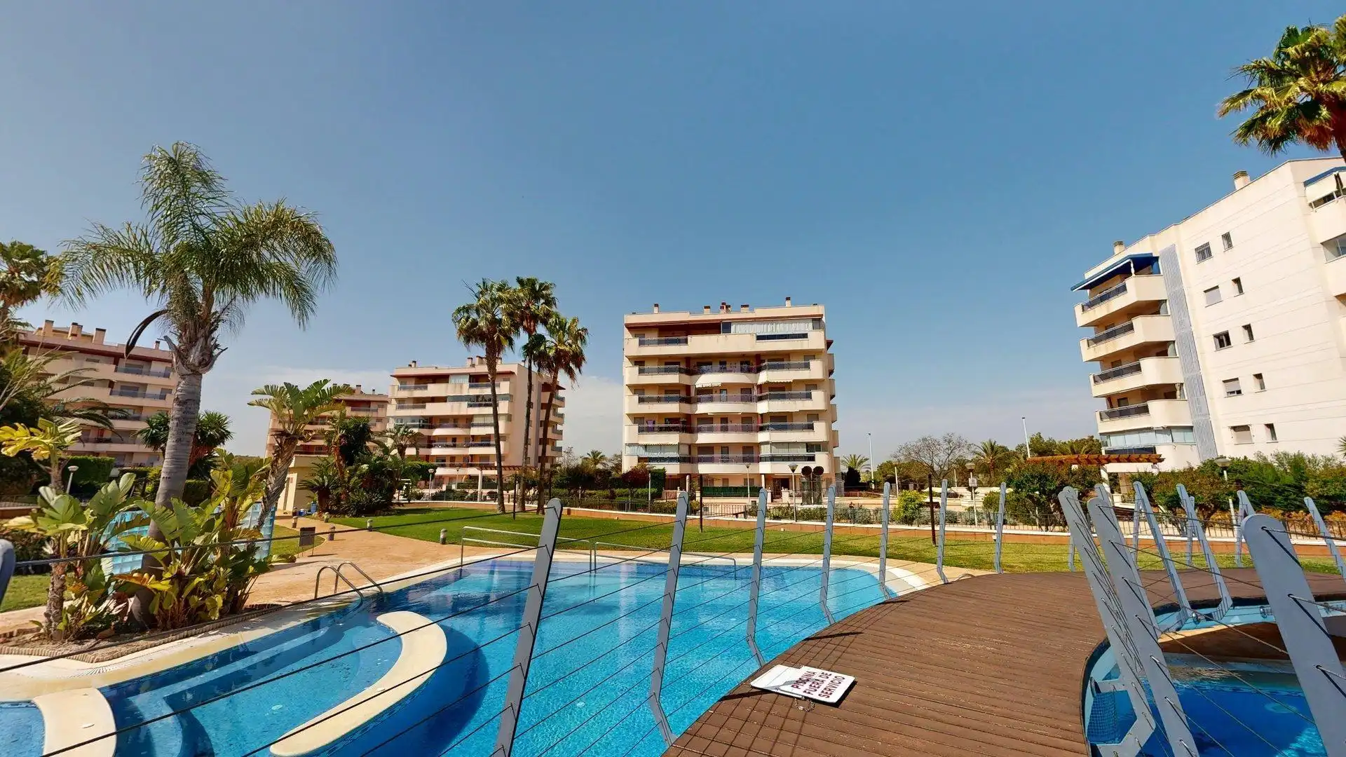 Appartement compact avec piscine à vendre à Calle GRAN VIA 19