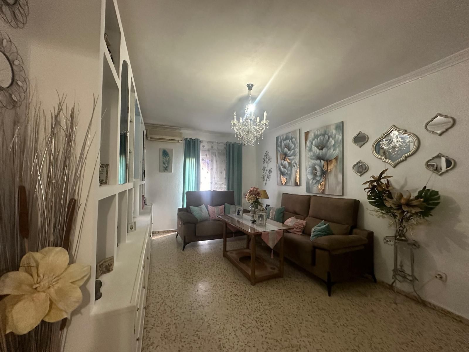 Living room of Flat for sale in Los Palacios y Villafranca