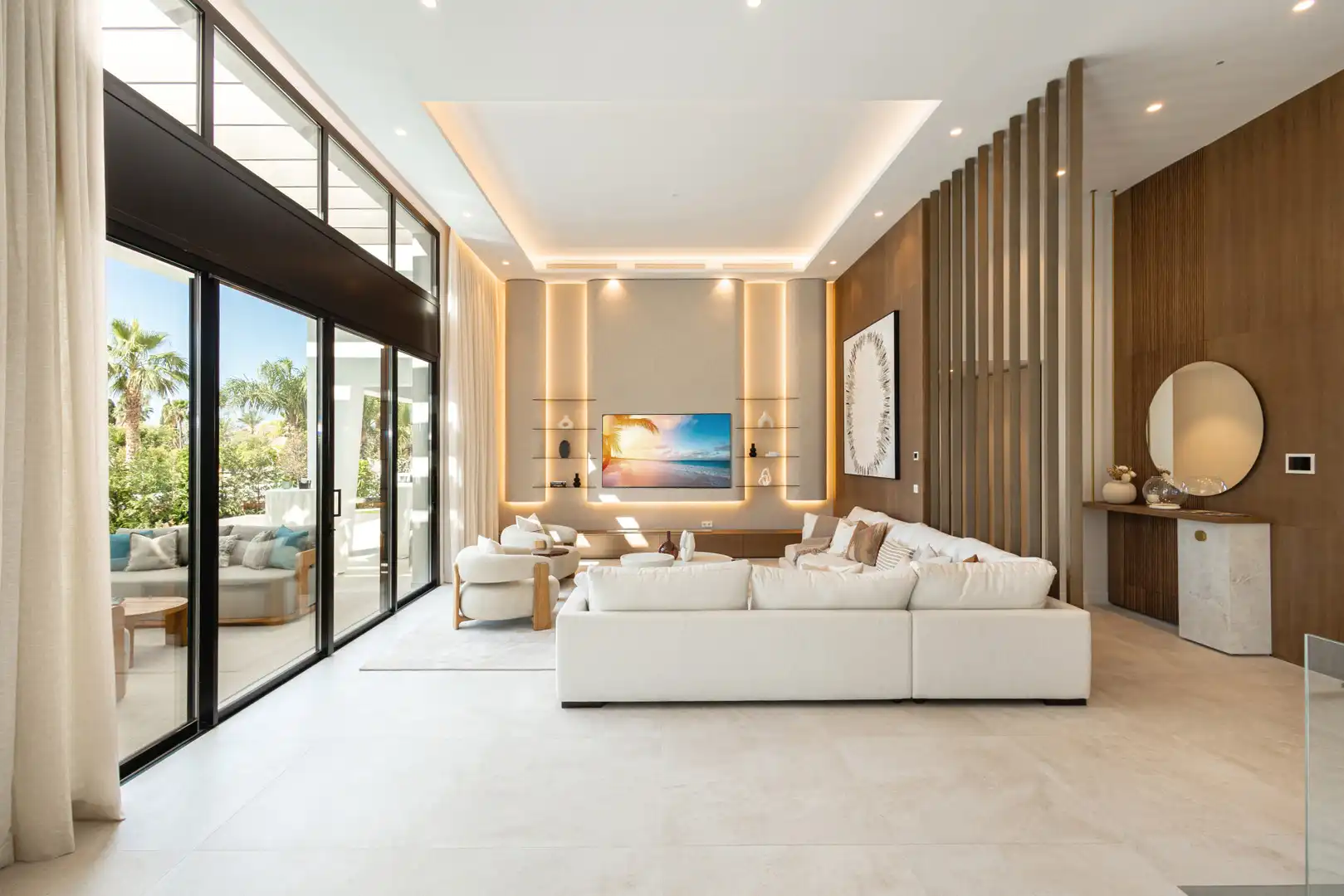 Sala de estar de Casa o chalet en venta en Marbella con Aire acondicionado, Jardín privado y Terraza