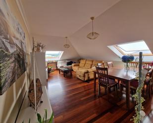 Sala d'estar de Àtic en venda en Viveiro amb Calefacció, Parquet i Moblat