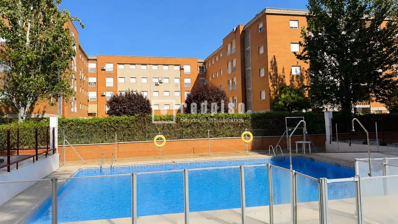 Vista exterior de Pis en venda en Leganés amb Aire condicionat, Calefacció i Traster