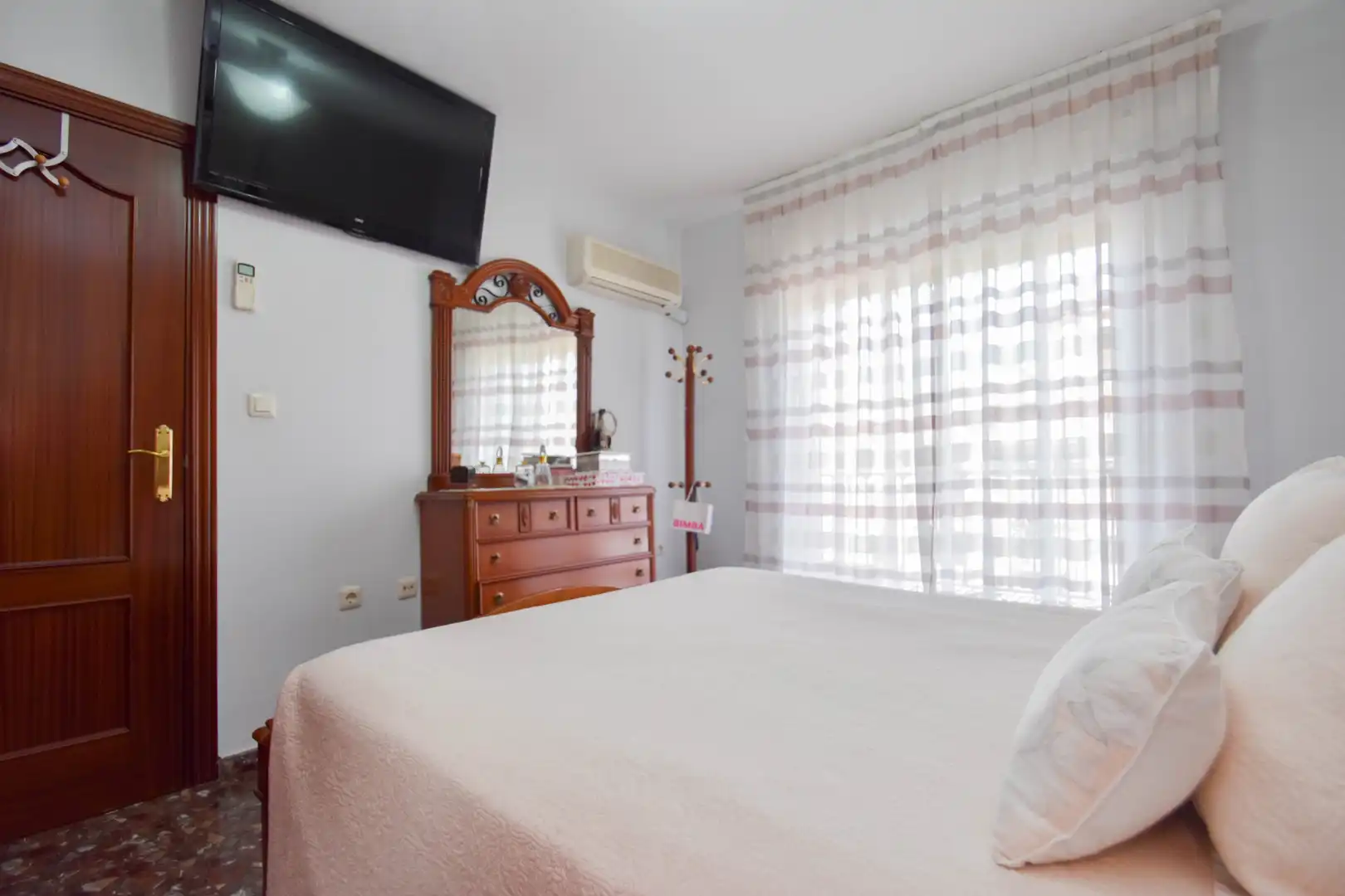 Habitación de Casa adosada en venta en Peligros con Aire acondicionado y Calefacción
