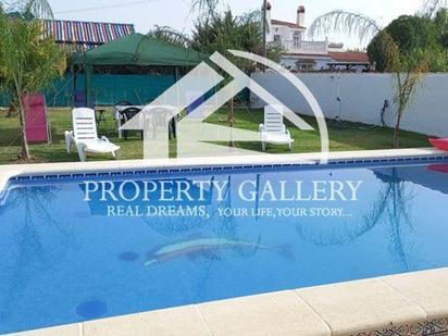 Piscina de Casa o xalet en venda en Chiclana de la Frontera amb Aire condicionat, Calefacció i Jardí privat